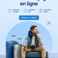 Femme regardant une destination de voyage sur un ordinateur avec une assurance voyage en ligne