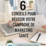 Femme souriante discutant autour d'une table lors d'une réunion marketing en santé, illustrant des conseils marketing.