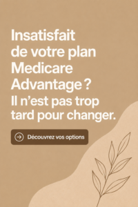 Femme heureuse regardant des brochures sur les plans Medicare