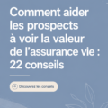 Une femme explique à sa famille les avantages de l'assurance vie dans un cadre chaleureux.