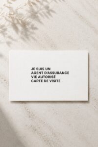 Une belle carte de visite d'agent d'assurance avec un design élégant.