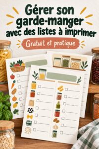 Image d'une cuisine bien organisées avec un inventaire visible sur un tableau.