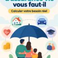 Femme souriante consultant des documents d'assurance vie sur son bureau.