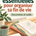Une femme souriante feuilletant des documents important pour organiser sa fin de vie.